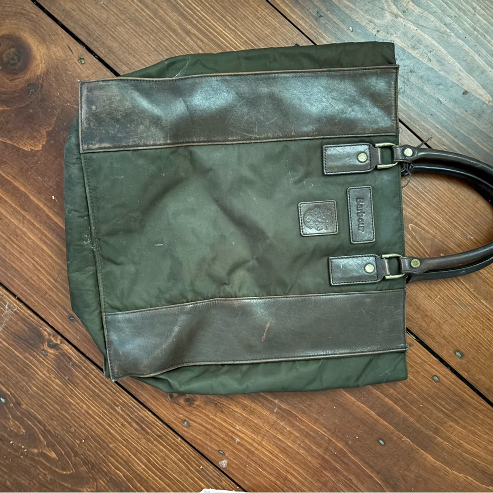 Barbour Brown leather Briefcase Durable and sophisticated Design. Price drop